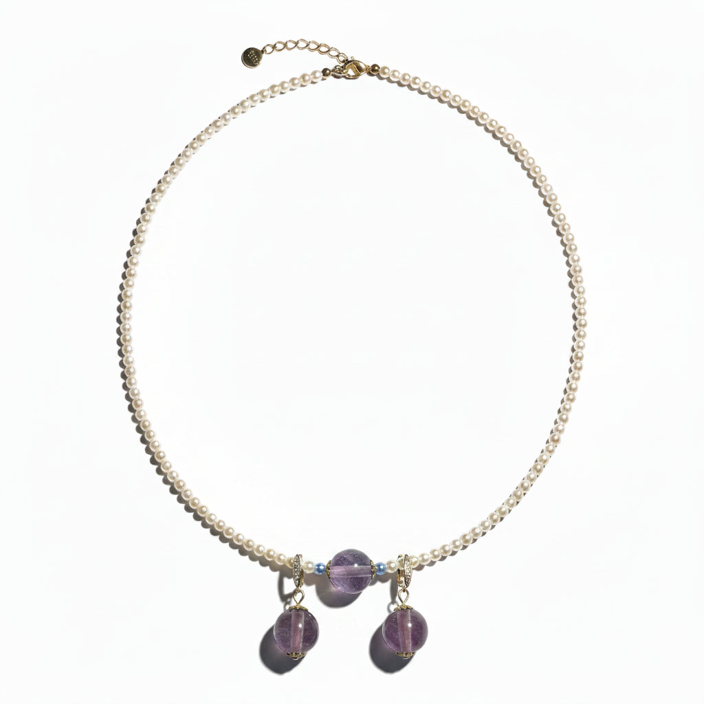 Necklace with purple beads 