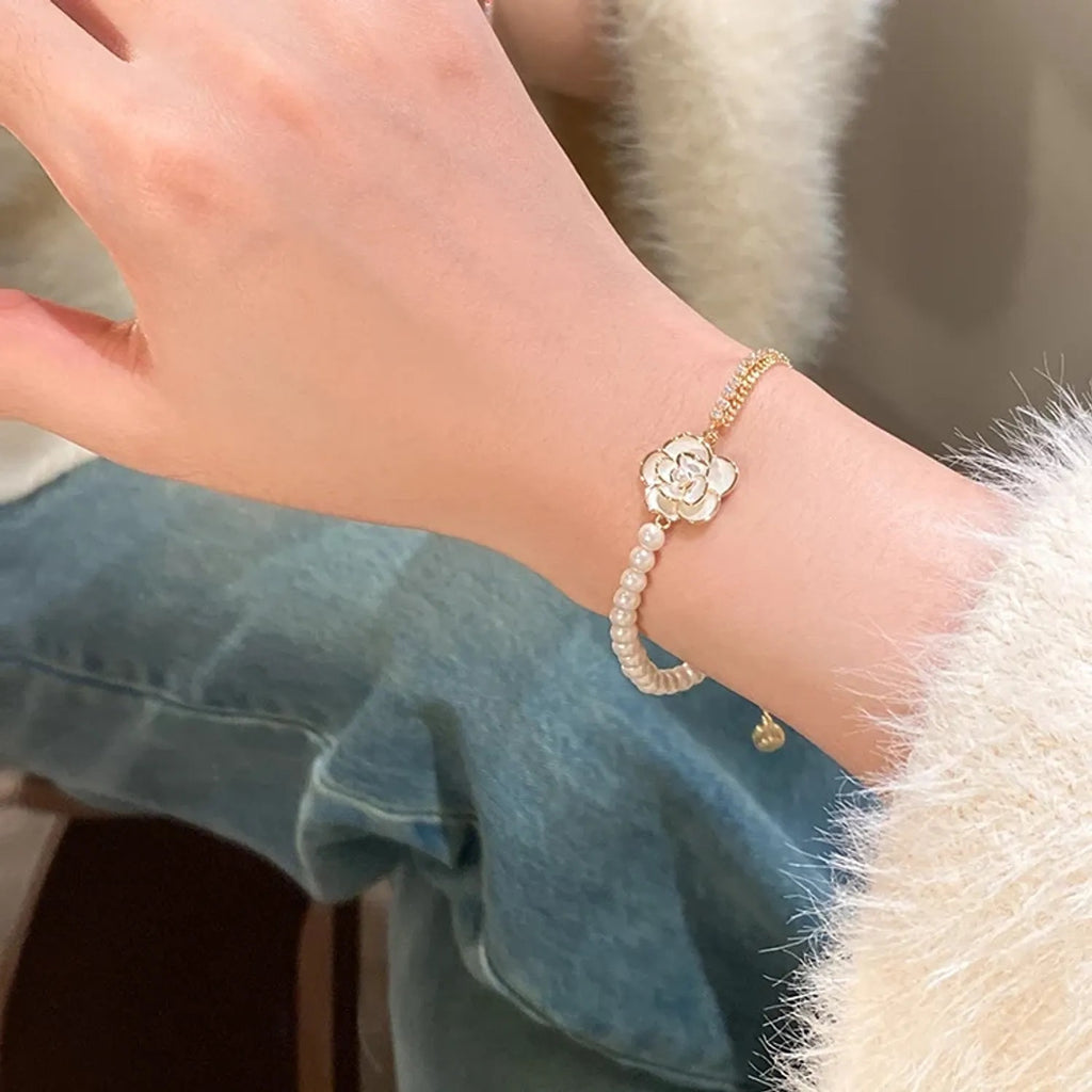 Camellia Pearl Claw-Chain Bracelet