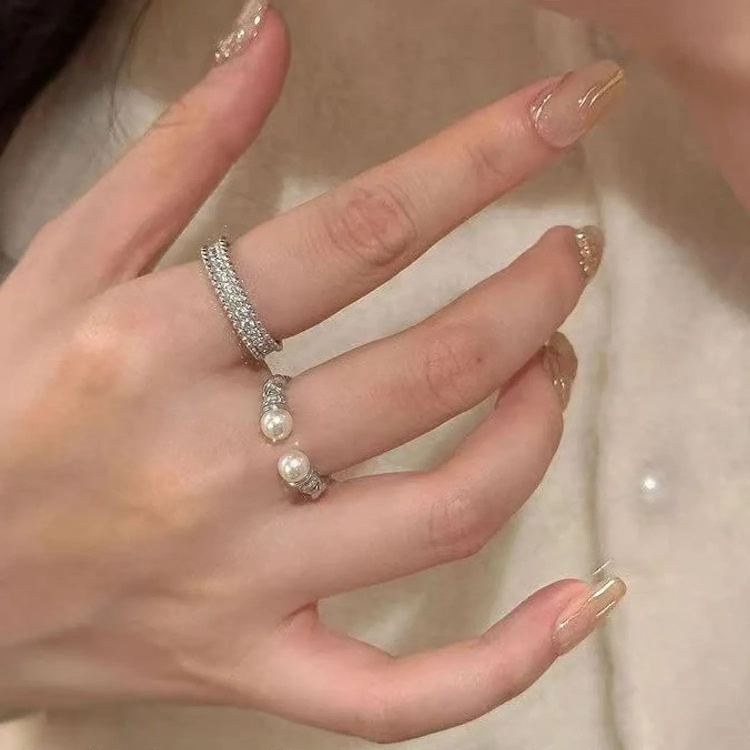 Curly Pearl Wide Open Ring — Light Luxury Autumn Style