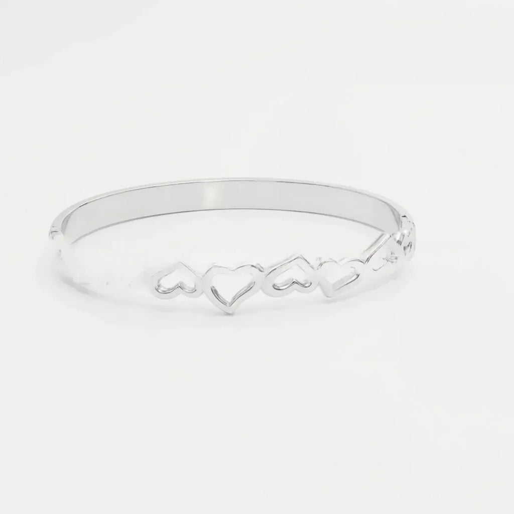 European And American Hollow Heart-shaped Bracelet With A Luxurious Feel