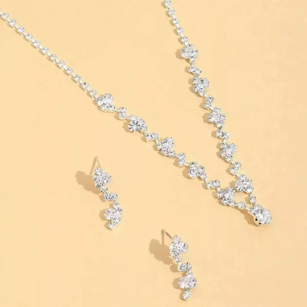 Full-Rhinestone Claw Chain Water Drop Pendant Necklace
