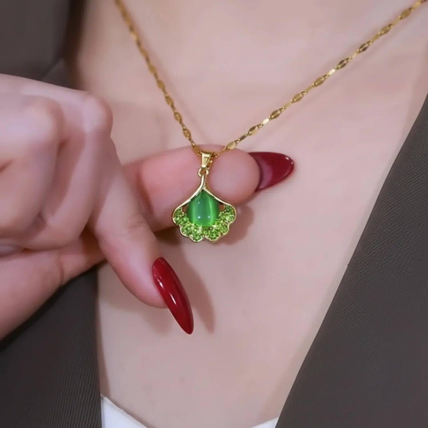 Ginkgo Leaf Green Cat's Eye Stone Clavicle Necklace