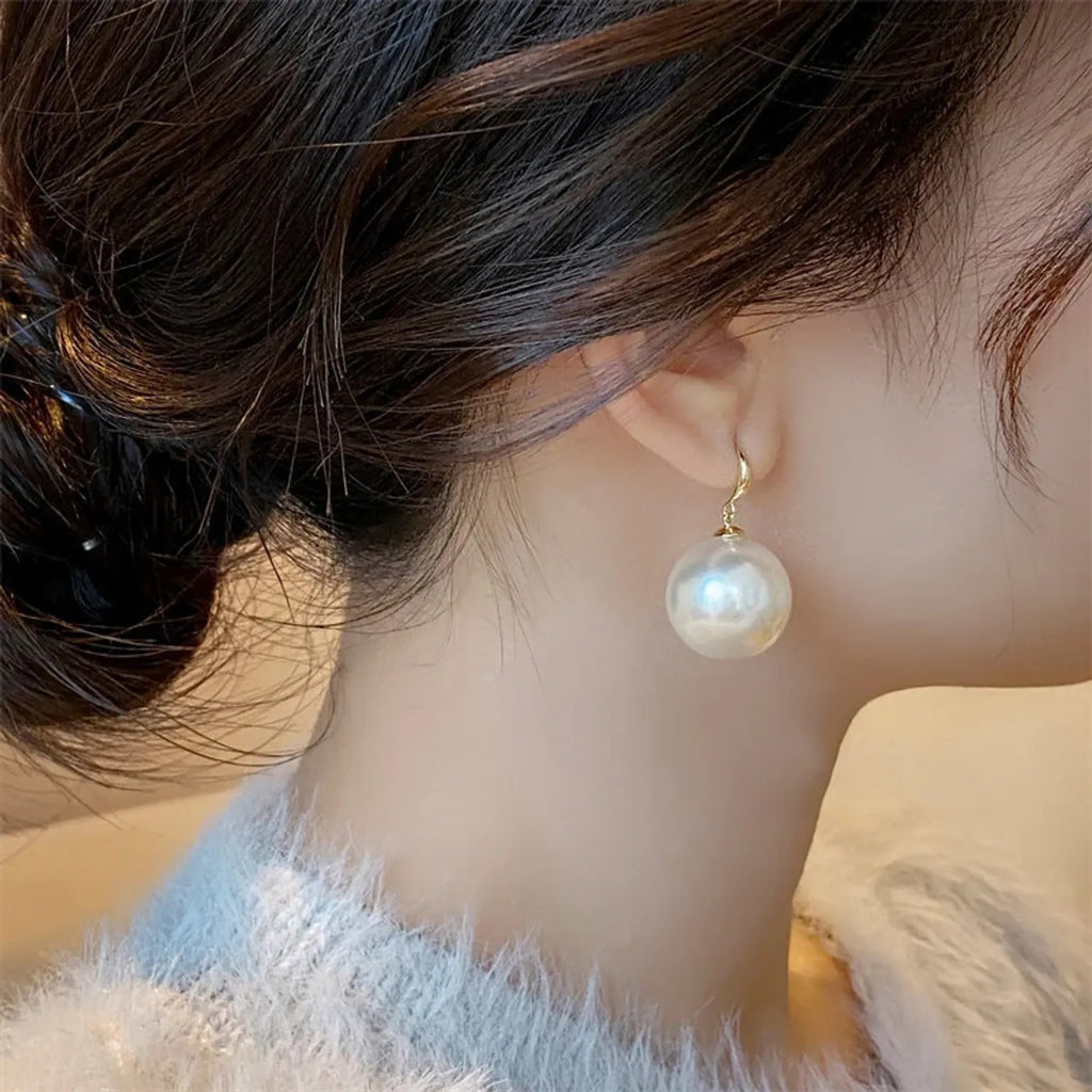 HANKOU Oversized Pearl Drop Earrings