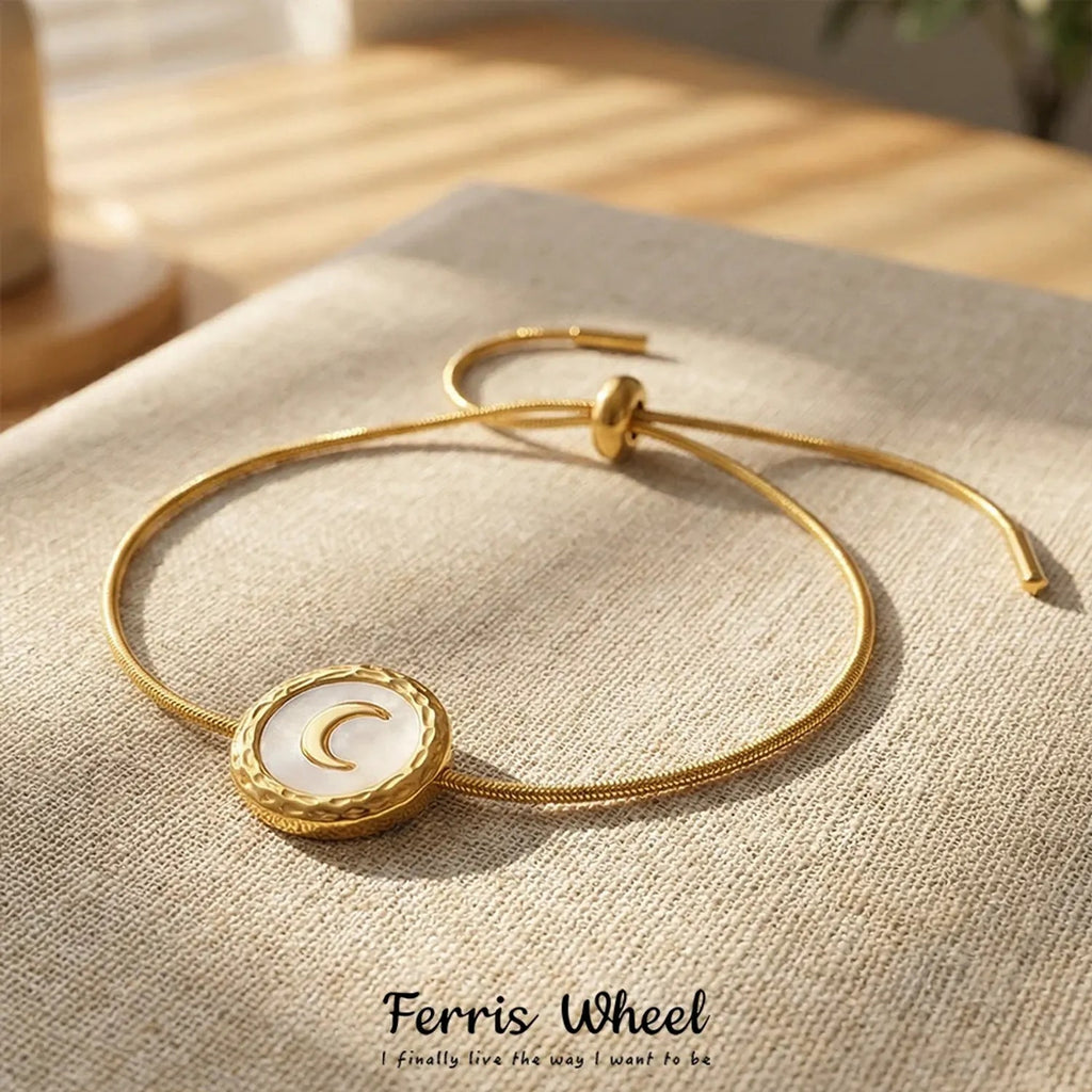 White Shell Crescent Moon Pendant Bracelet for Women, Tarnish-Free Titanium Steel Chain (24cm)