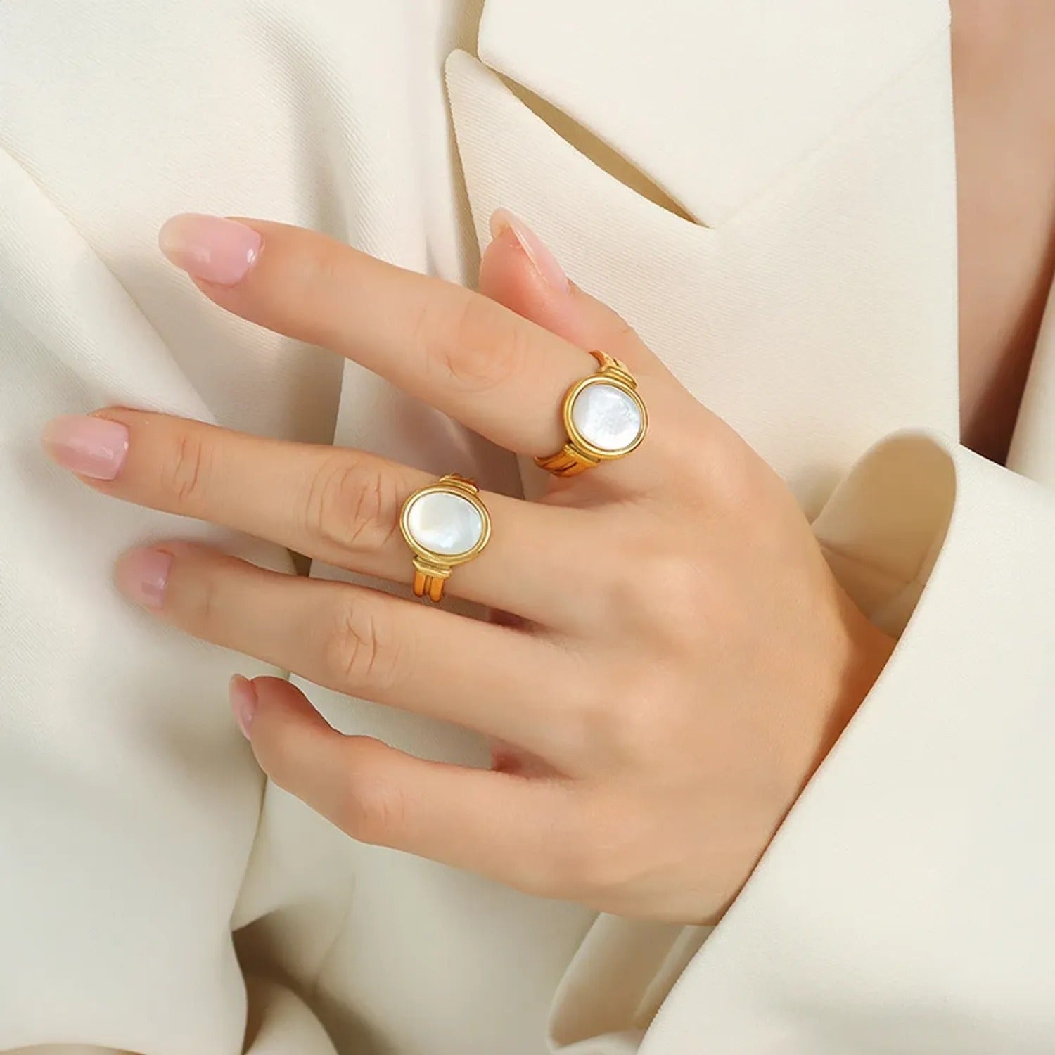 June Moshang White Shell Round Ring