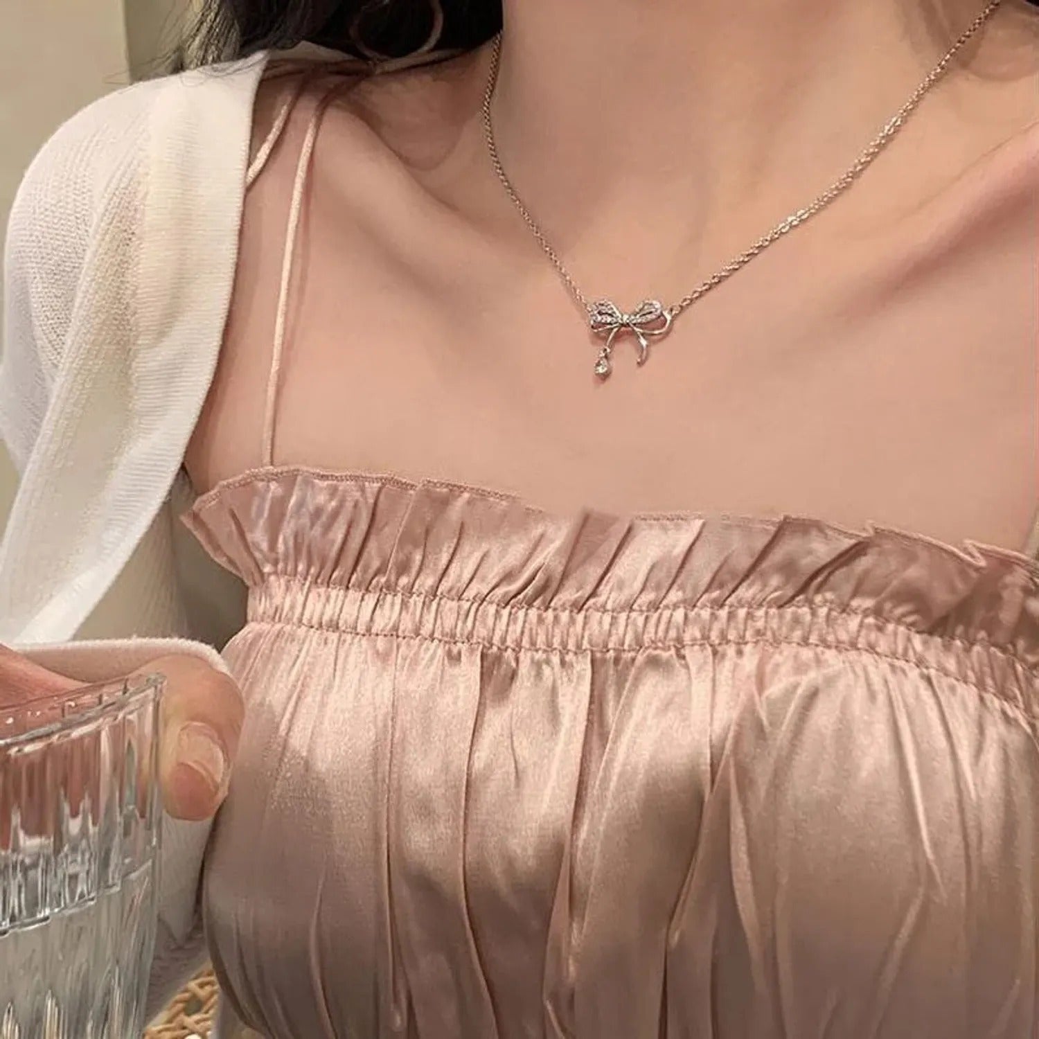 Junyi Double-Layer Teardrop Bow Necklace