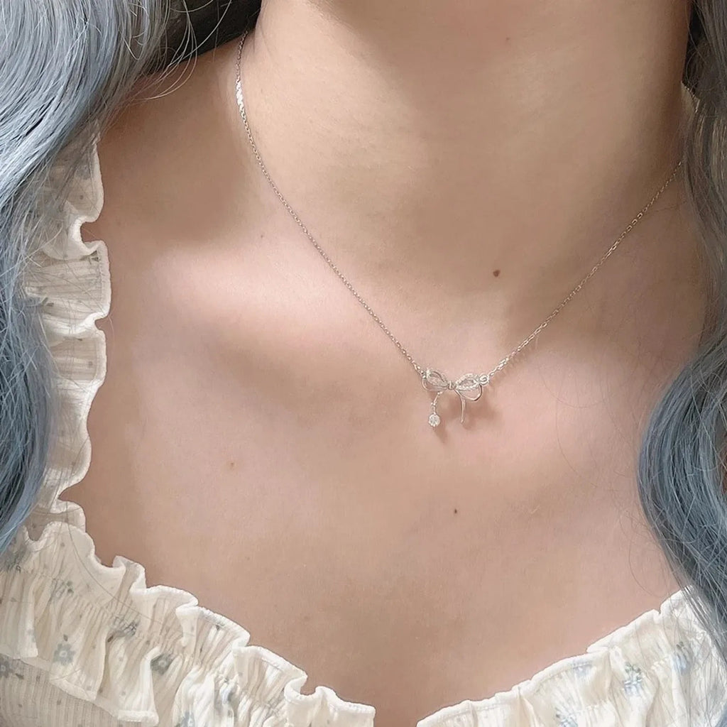 Junyi Double-Layer Teardrop Bow Necklace