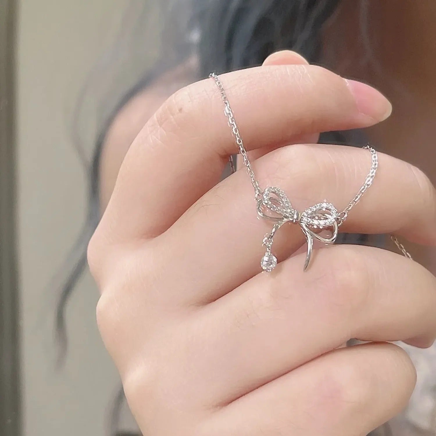 Junyi Double-Layer Teardrop Bow Necklace