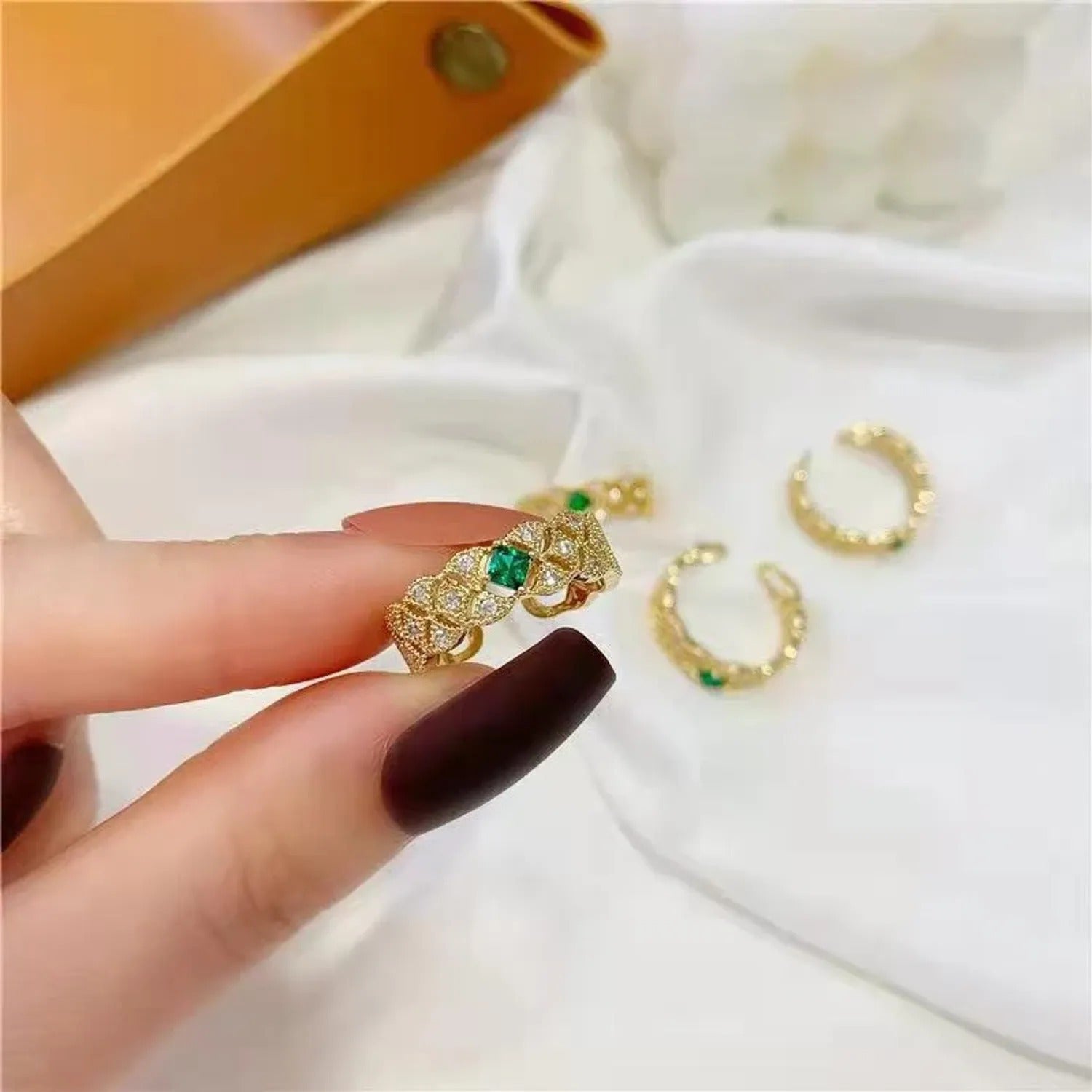 Lace Emerald Diamond-Inlaid Adjustable Open Ring