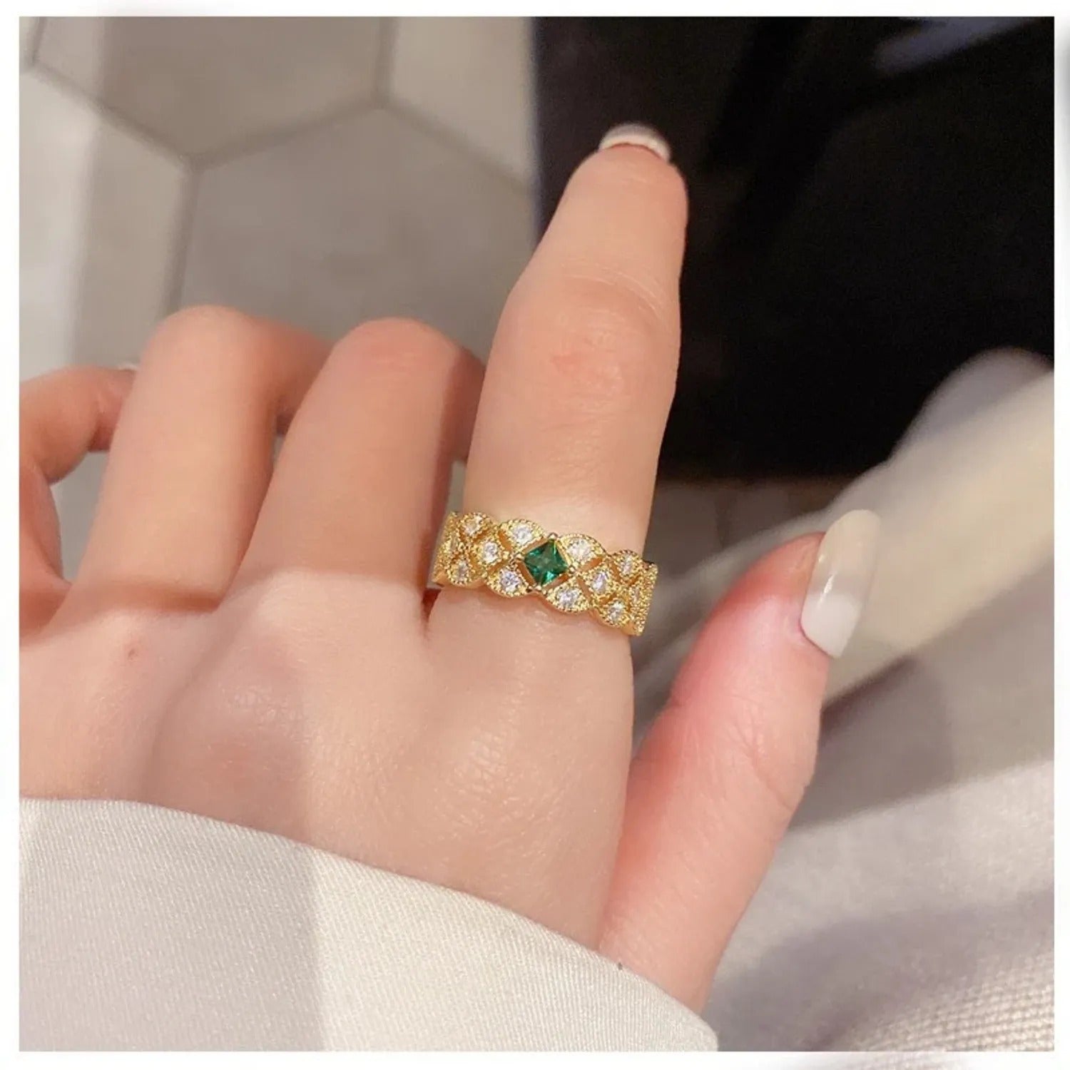 Lace Emerald Diamond-Inlaid Adjustable Open Ring