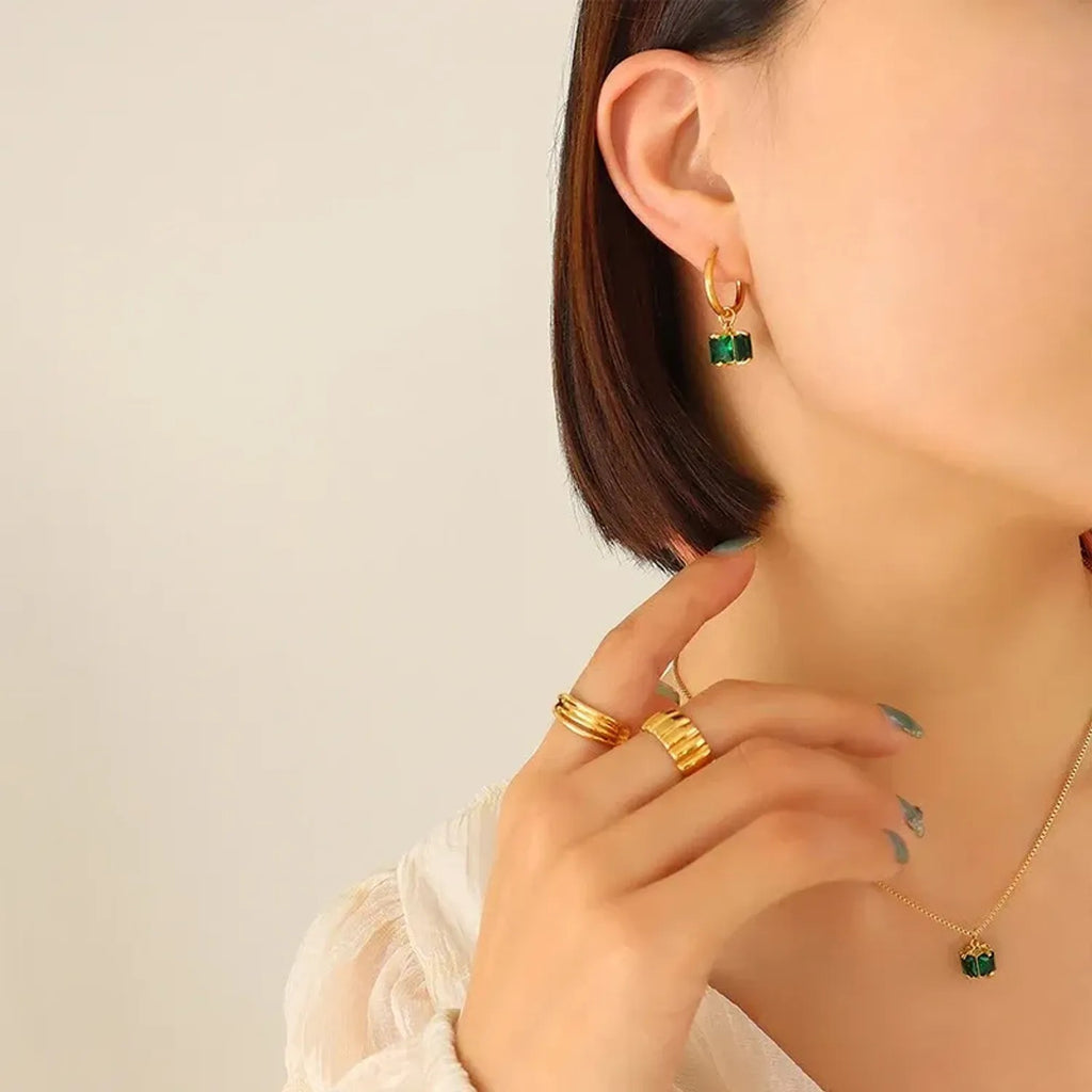 Linda's Look Emerald Green Zirconia Set - Titanium Steel Necklace and Drop Earrings