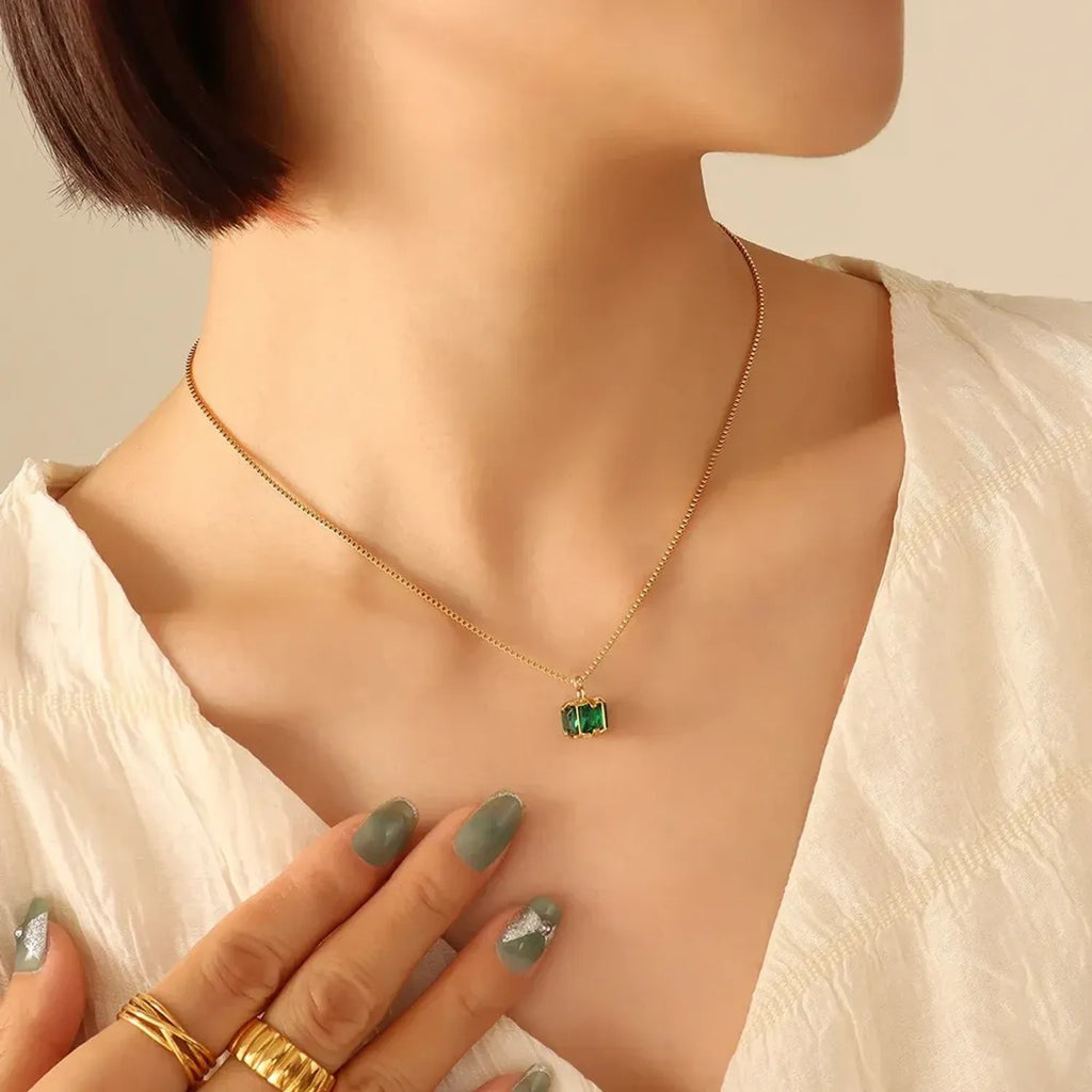 Linda's Look Emerald Green Zirconia Set - Titanium Steel Necklace and Drop Earrings