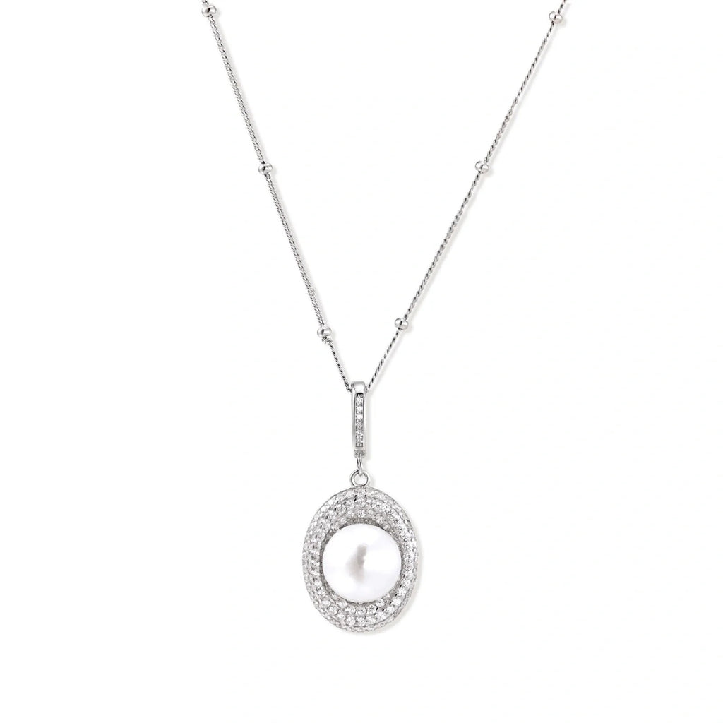 Linda's Look — Pearl Halo Necklace by Linda's Look
