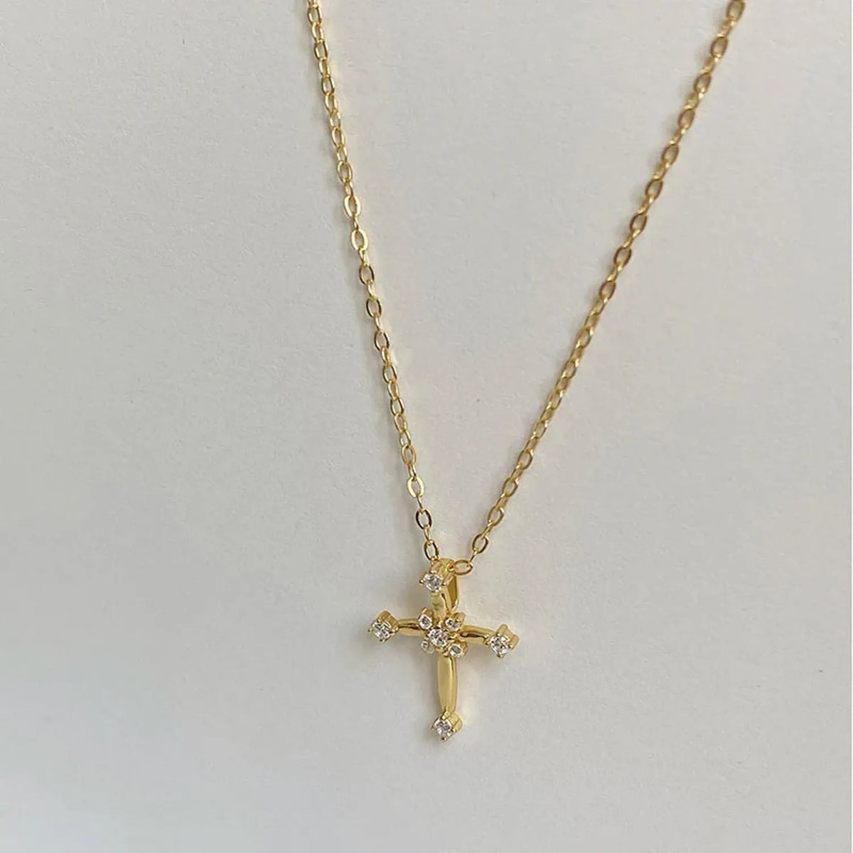 Linxi Pave Cross Collarbone Necklace