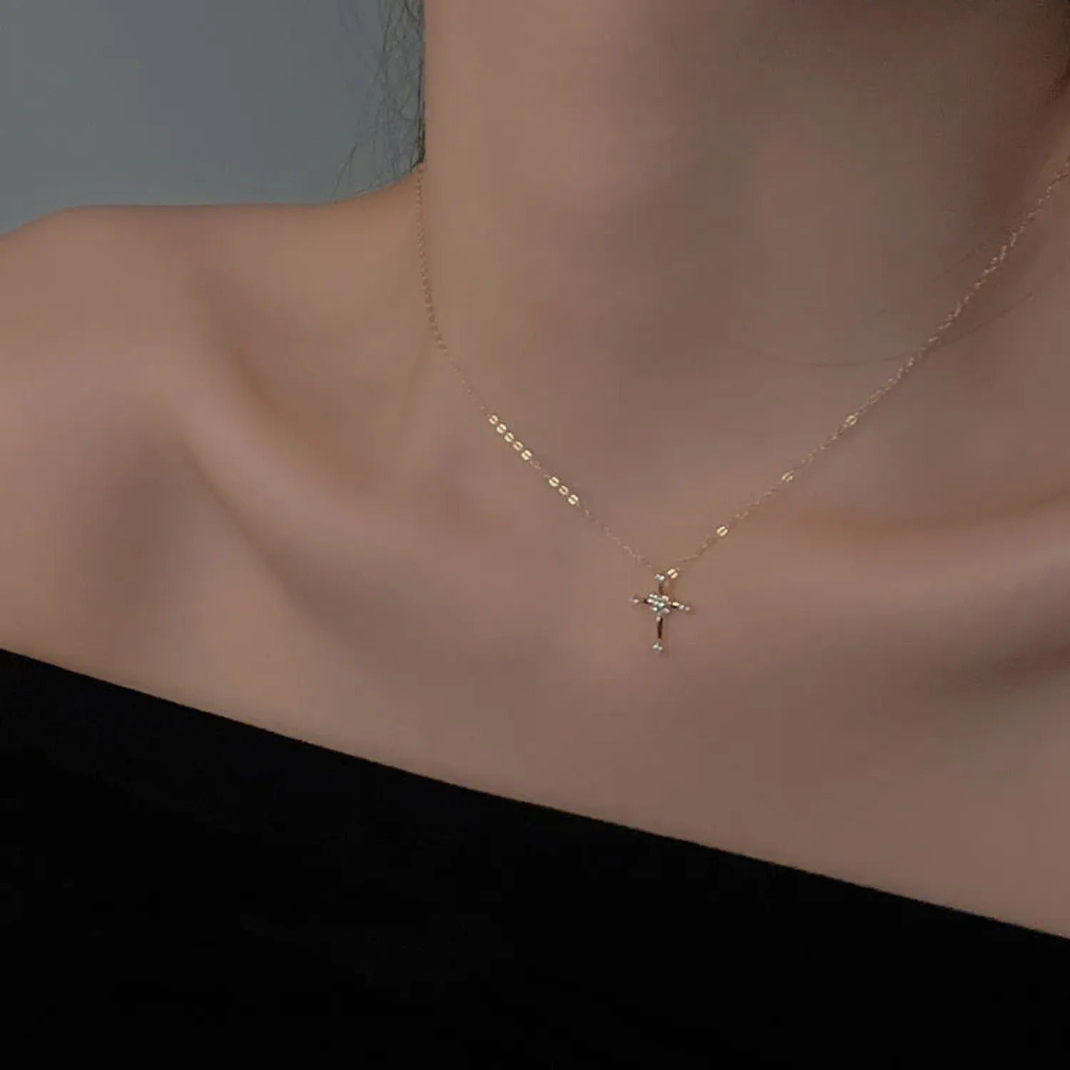 Linxi Pave Cross Collarbone Necklace
