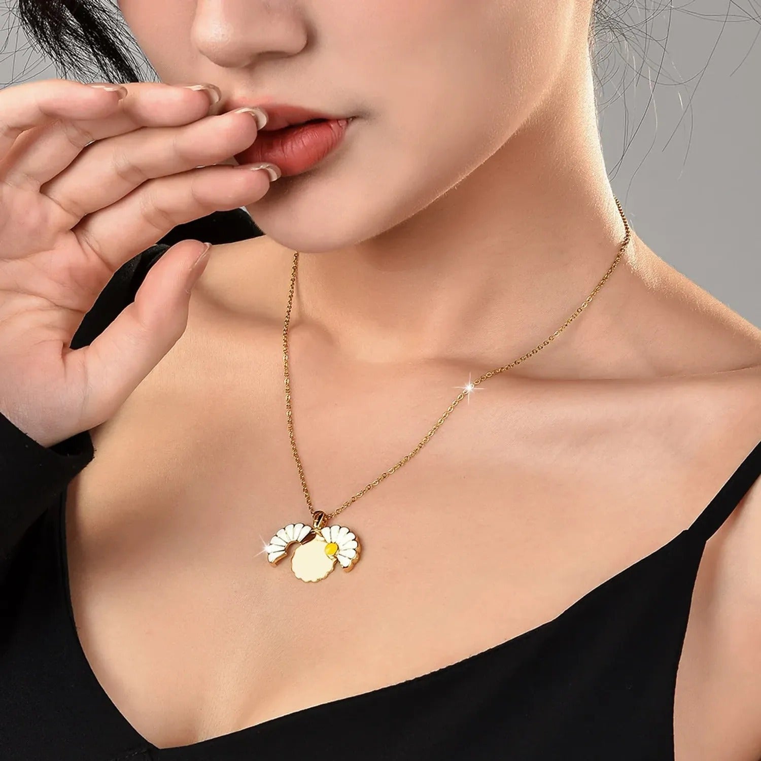 Mingba French Daisy Open Necklace