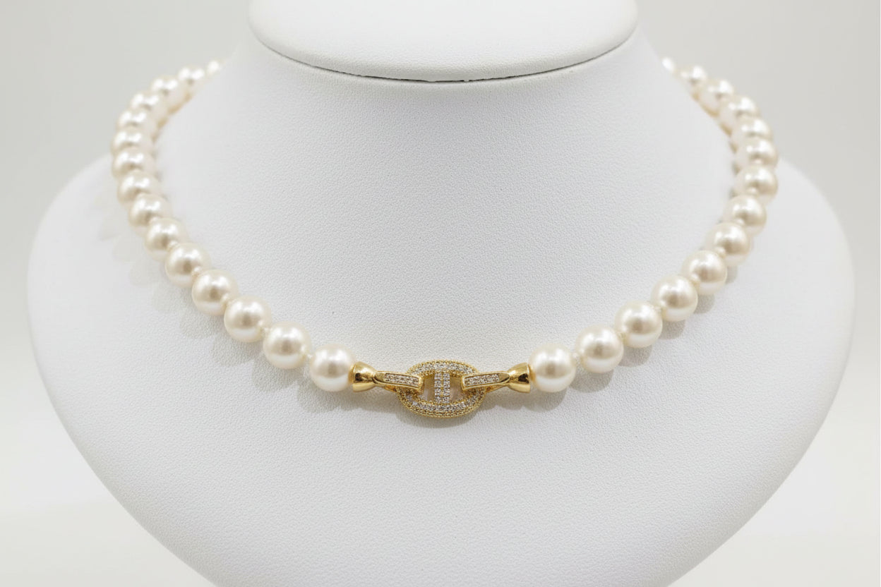 Piaoyan Horseshoe-Clasp Pearl Necklace