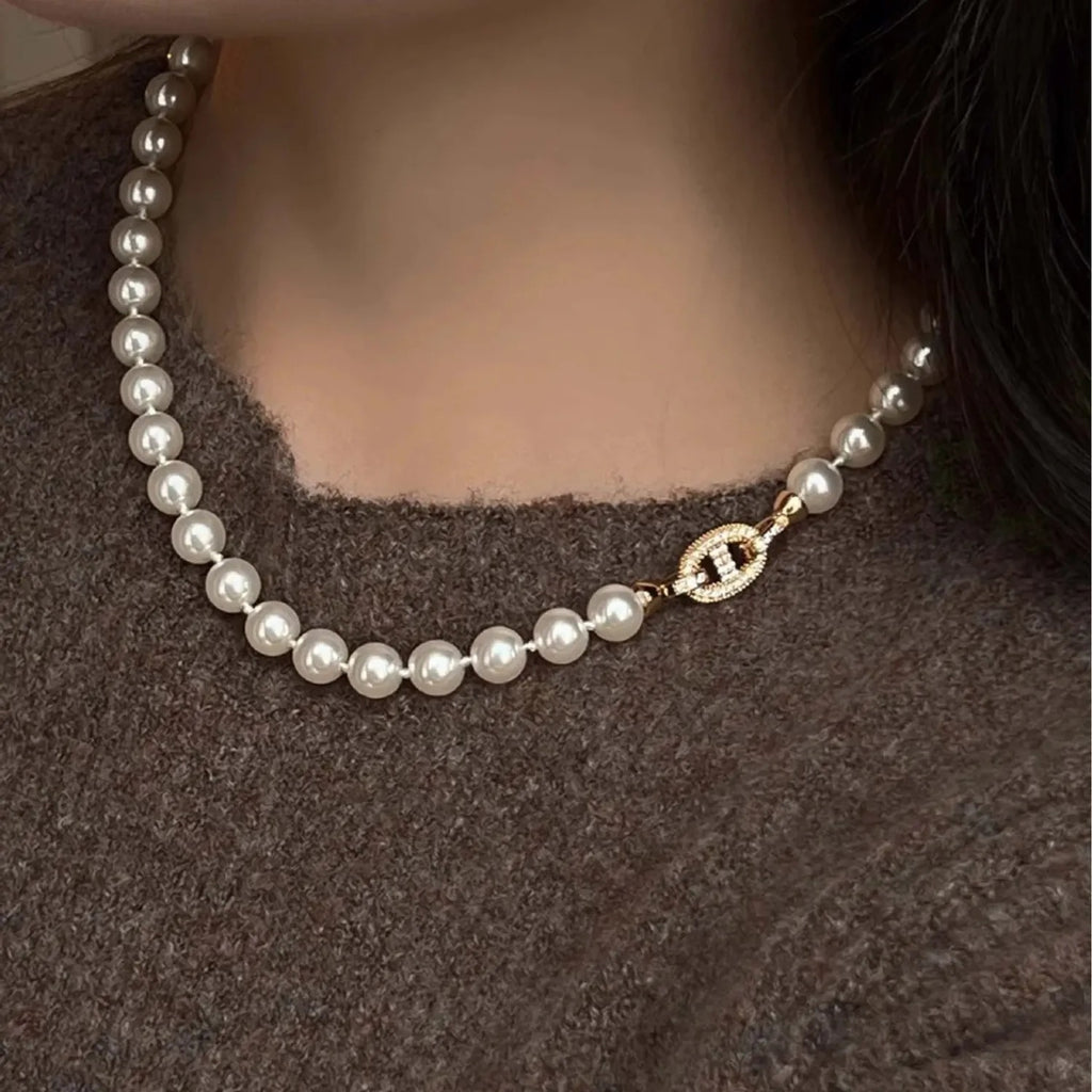 Piaoyan Horseshoe-Clasp Pearl Necklace