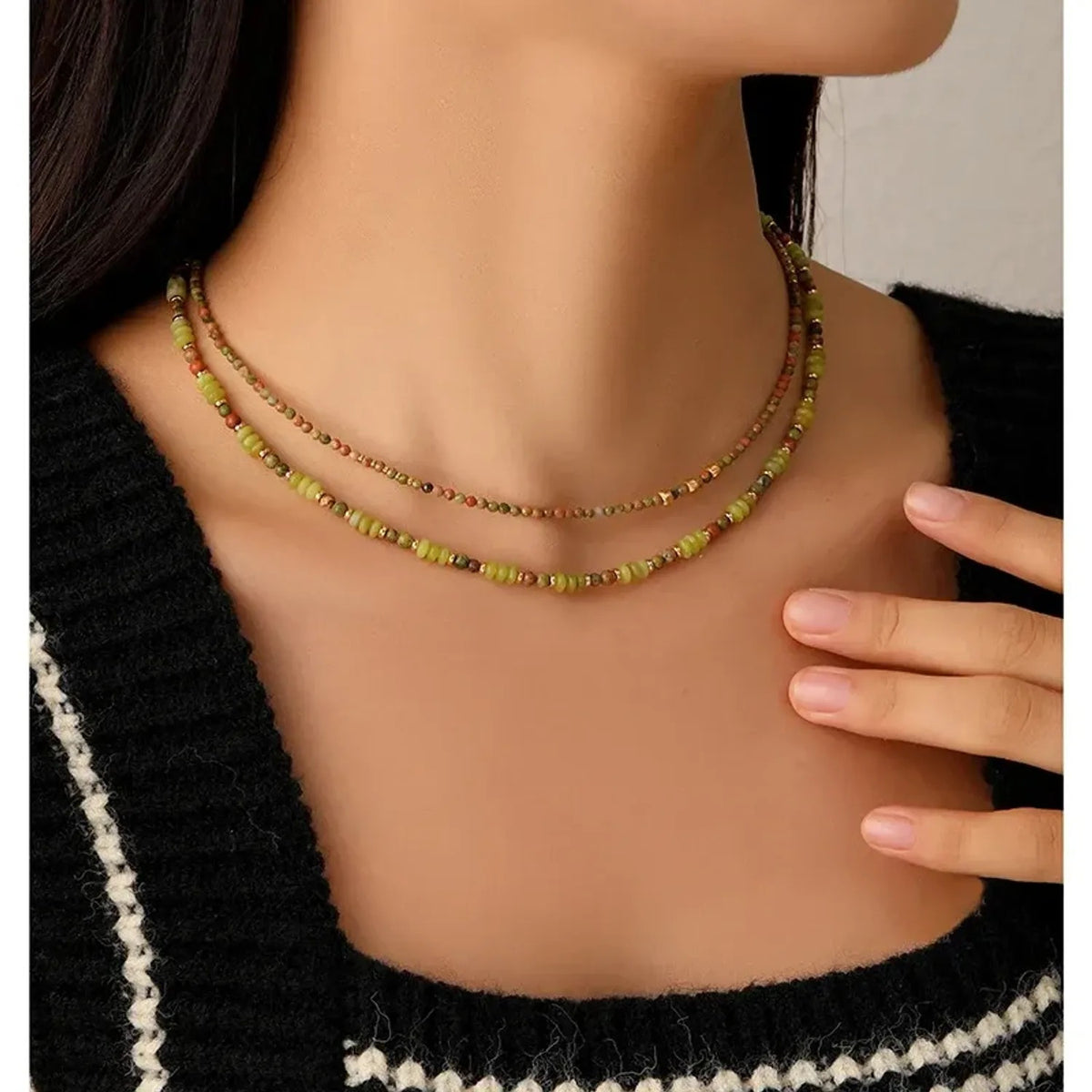Women's Green Natural Stone Beaded Necklace Vintage Geometric Collarbone Jewelry Strand