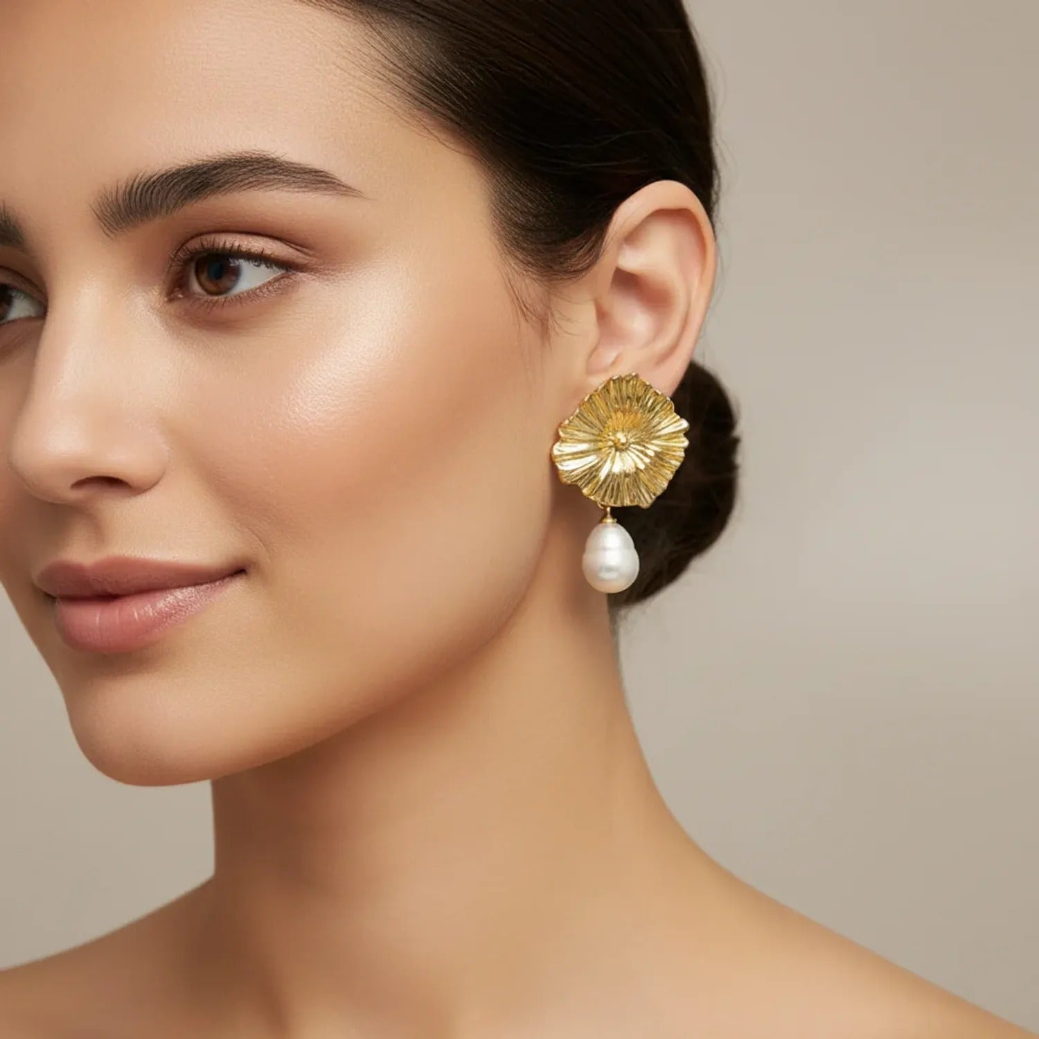 Retro Metal Daisy Flower Pearl Ear Clip — No Piercing