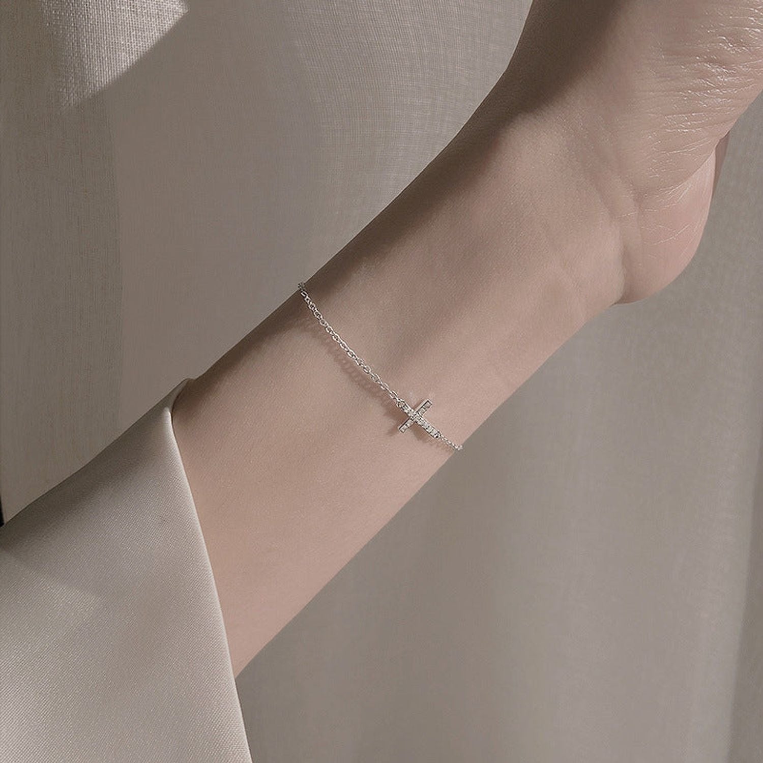 Shizhiyuan Sparkling Cross Bracelet