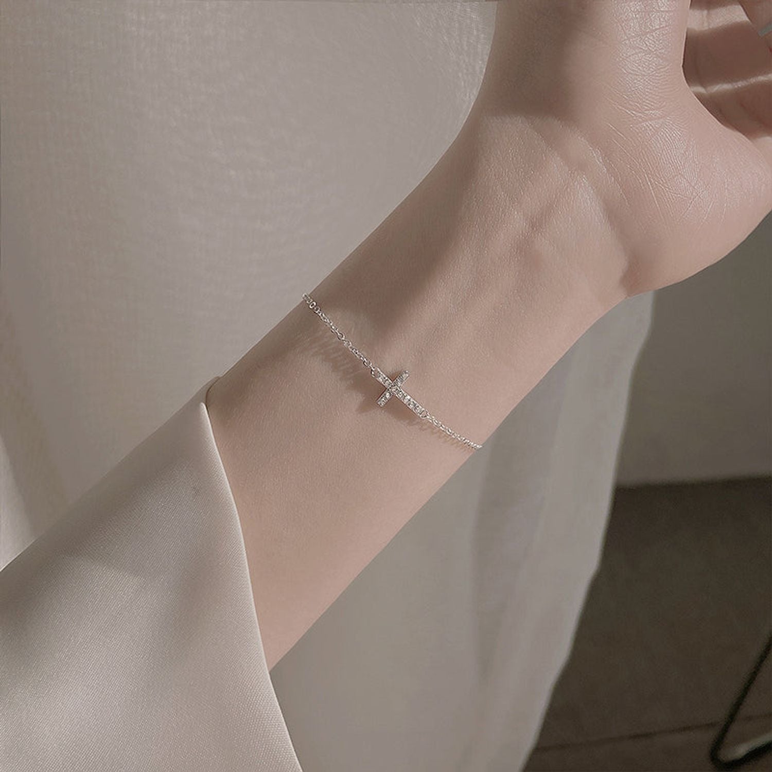 Shizhiyuan Sparkling Cross Bracelet