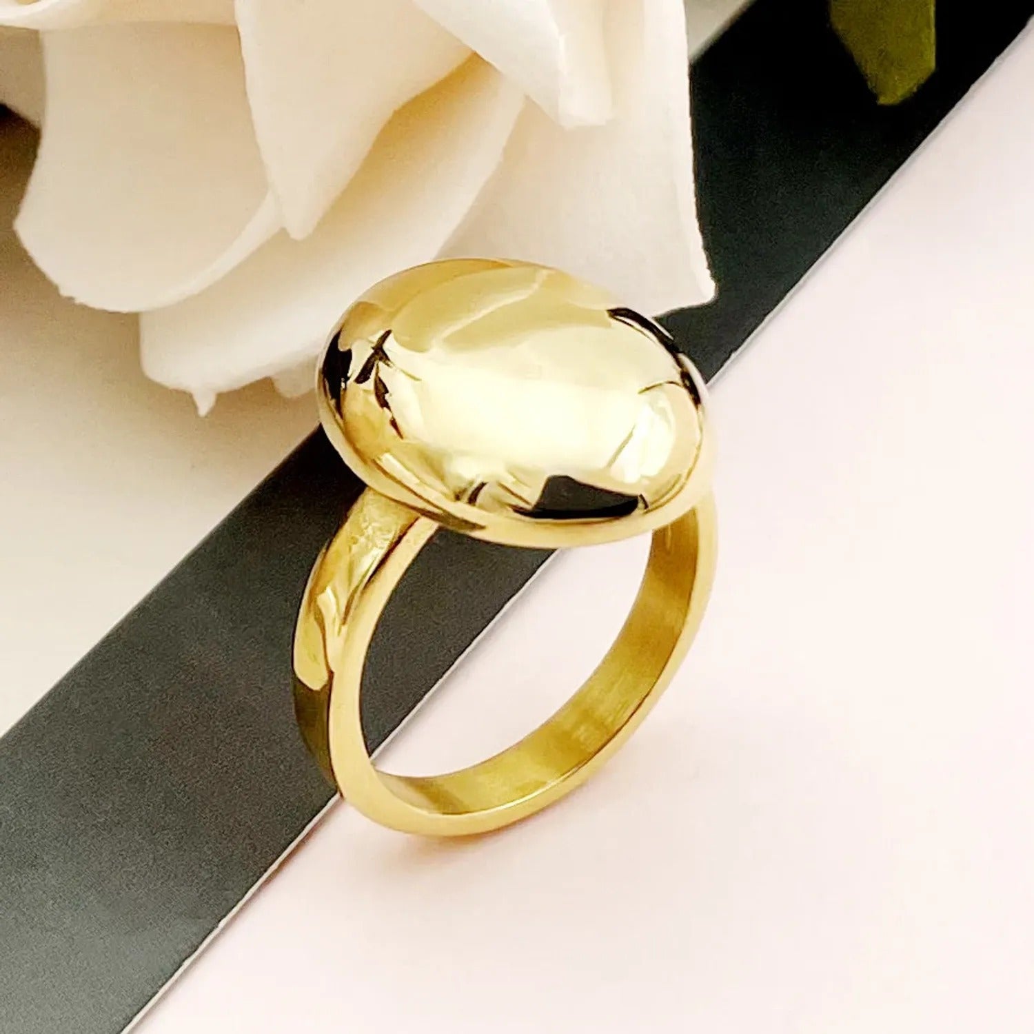 Versatile Oval Egg-Shaped Stainless Steel Ring