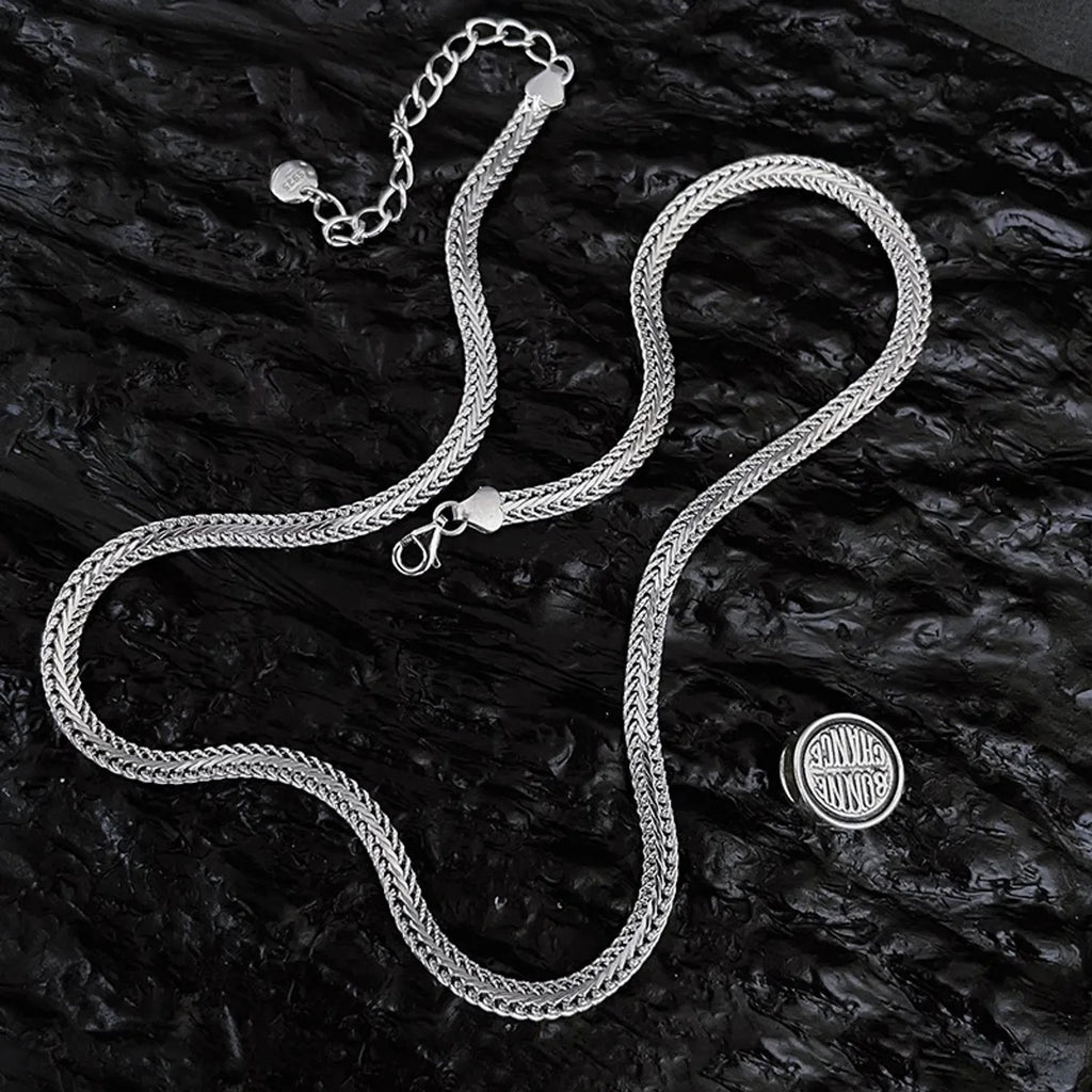 Vintage Good-Luck Lace Pendant Clavicle Necklace