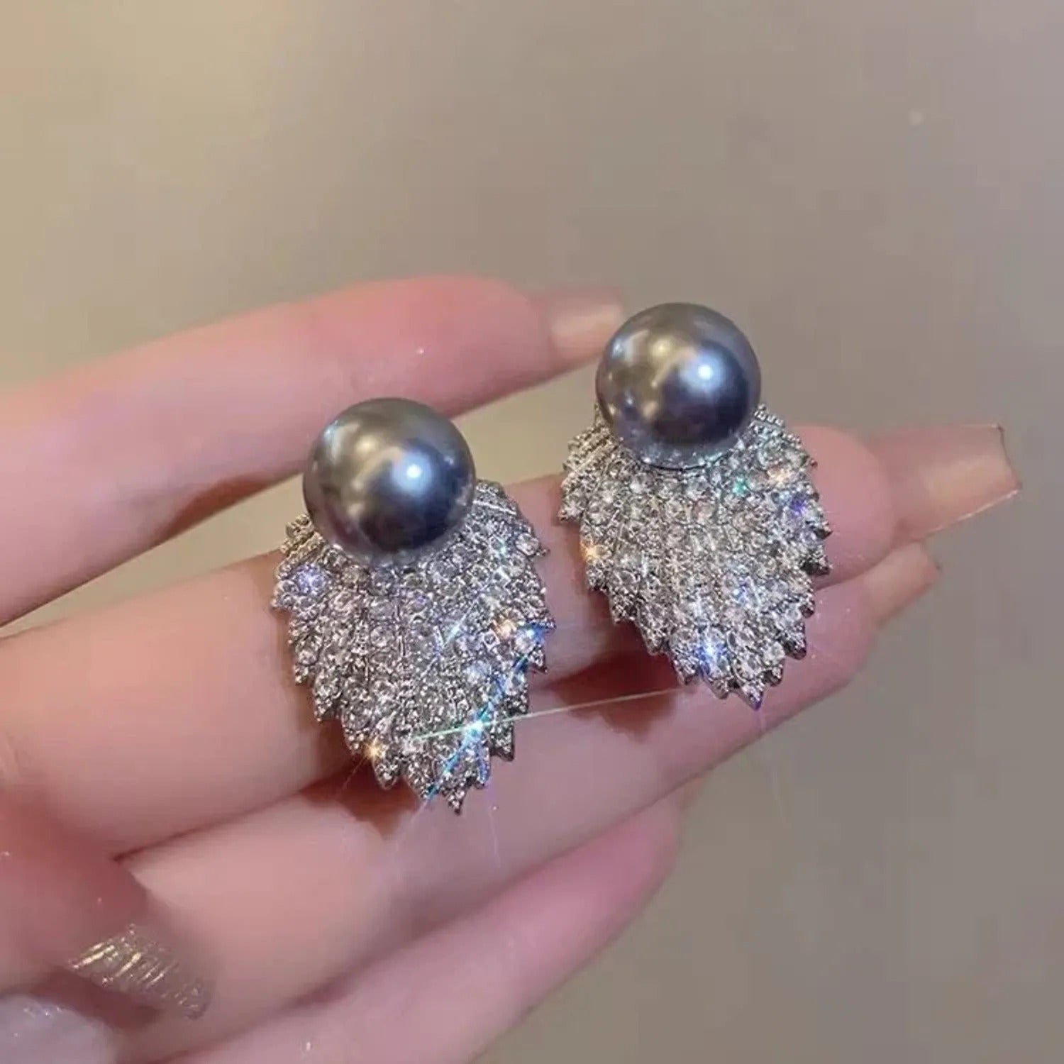 Xiaocheng Grey Leaf Petal Earrings