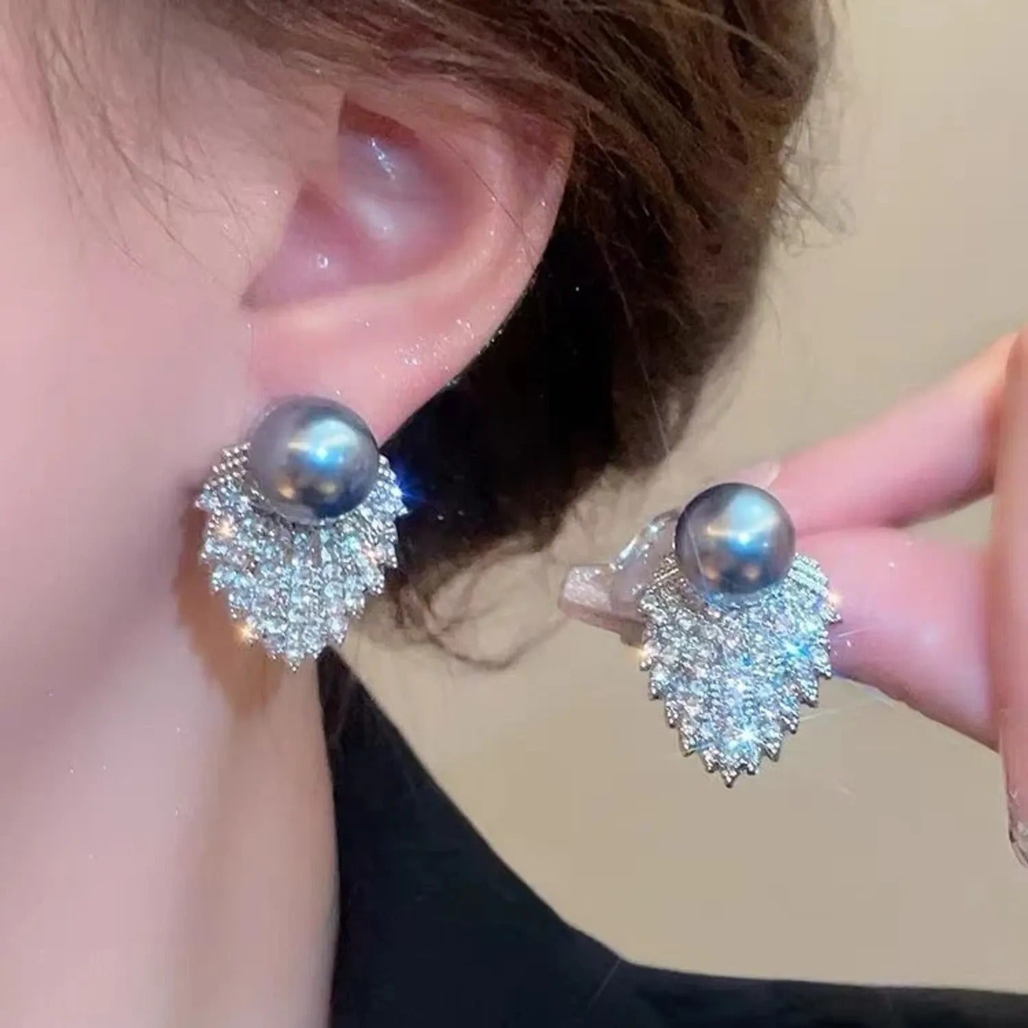 Xiaocheng Grey Leaf Petal Earrings