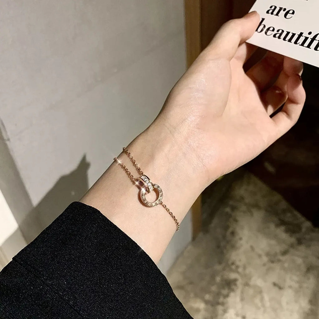 Xuan Xiao Chong Interlocking Numeral Bracelet