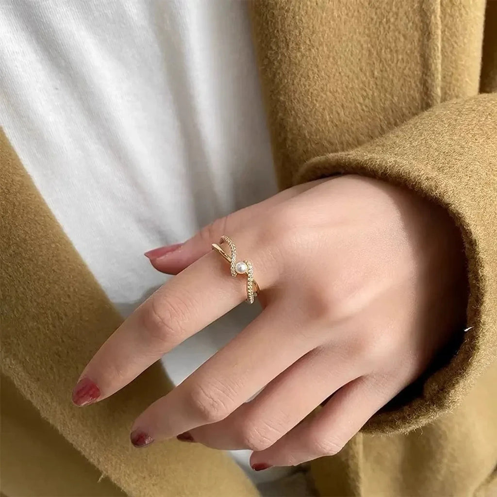 Xurri Cross-Design Pearl Open Index Finger Ring